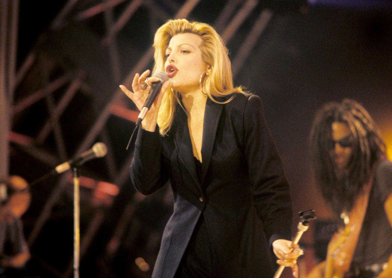 Taylor Dayne, November 1989