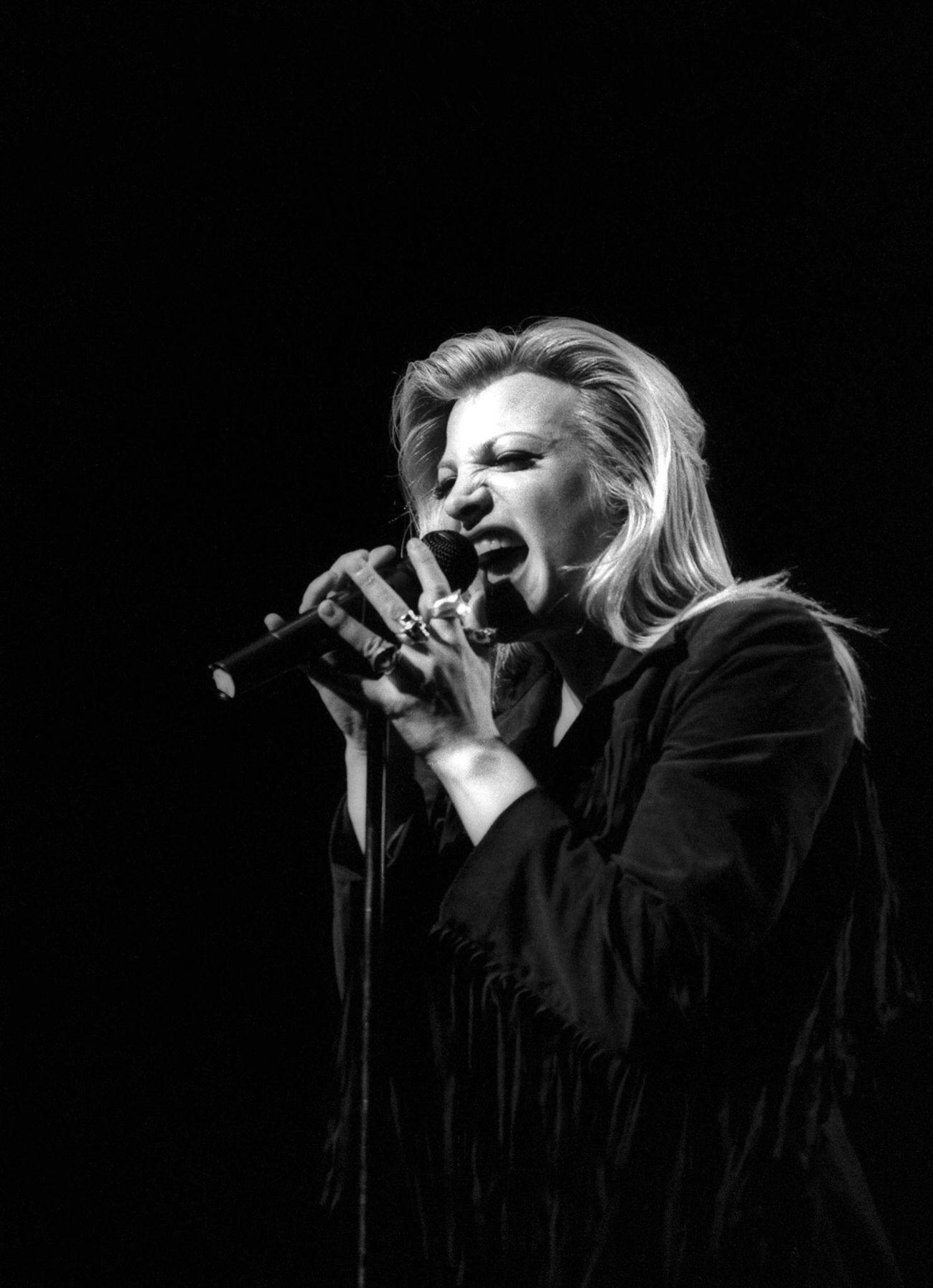 Glamorous Photos of a Young Taylor Dayne from Her Early Days