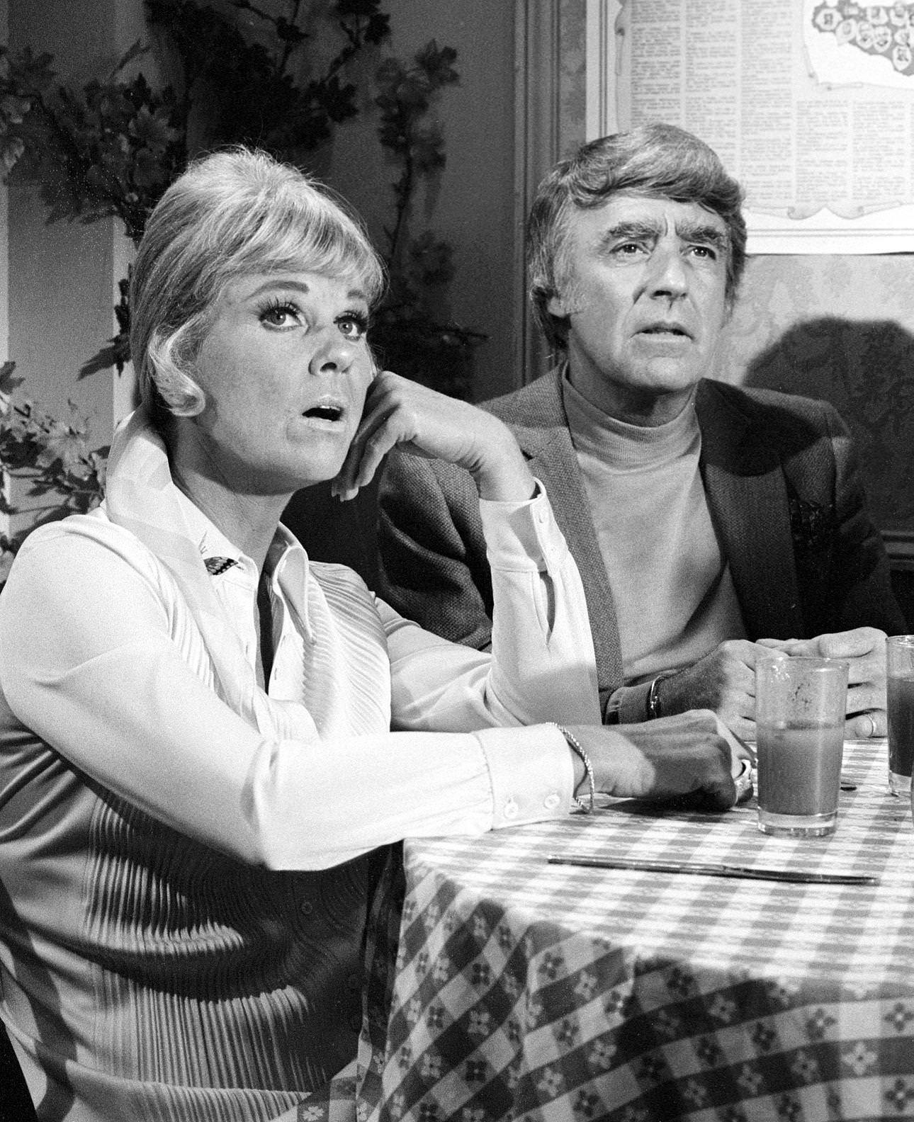 'The Doris Day Show' With Doris Day And Peter Lawford, Episode 'Doris And The Doctor', September 1, 1971.