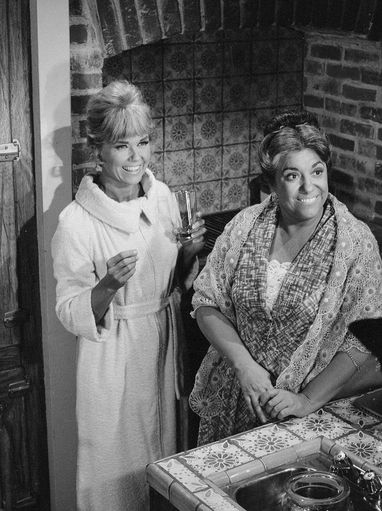 'The Doris Day Show', Episode 'The Date' With Doris Day And Naomi Stevens, October 28, 1968.
