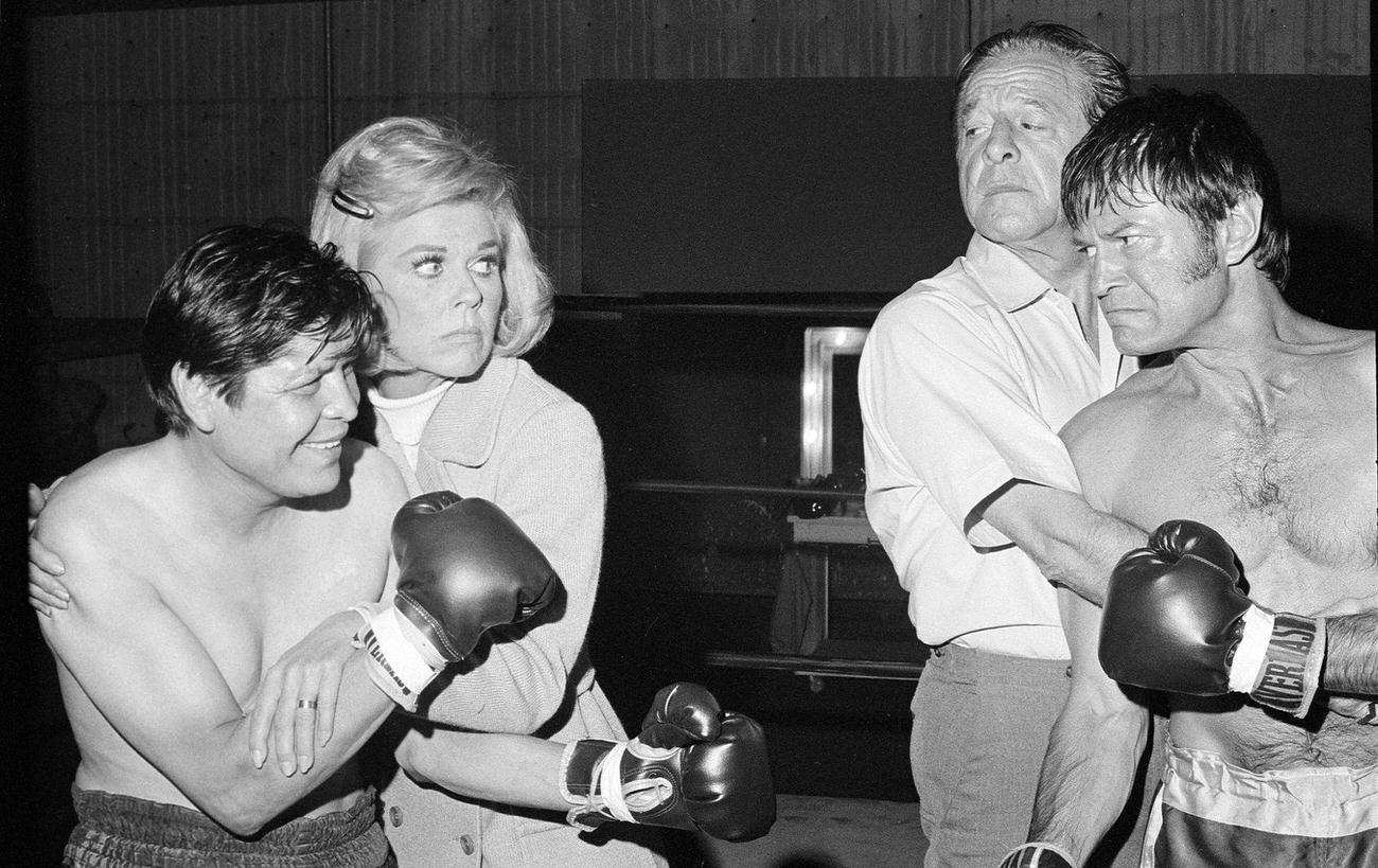 'The Doris Day Show', Episode 'The Prizefighter And The Lady' With Doris Day, Buddy Lester, Lauro Salas, And Larry Storch, October 8, 1969.