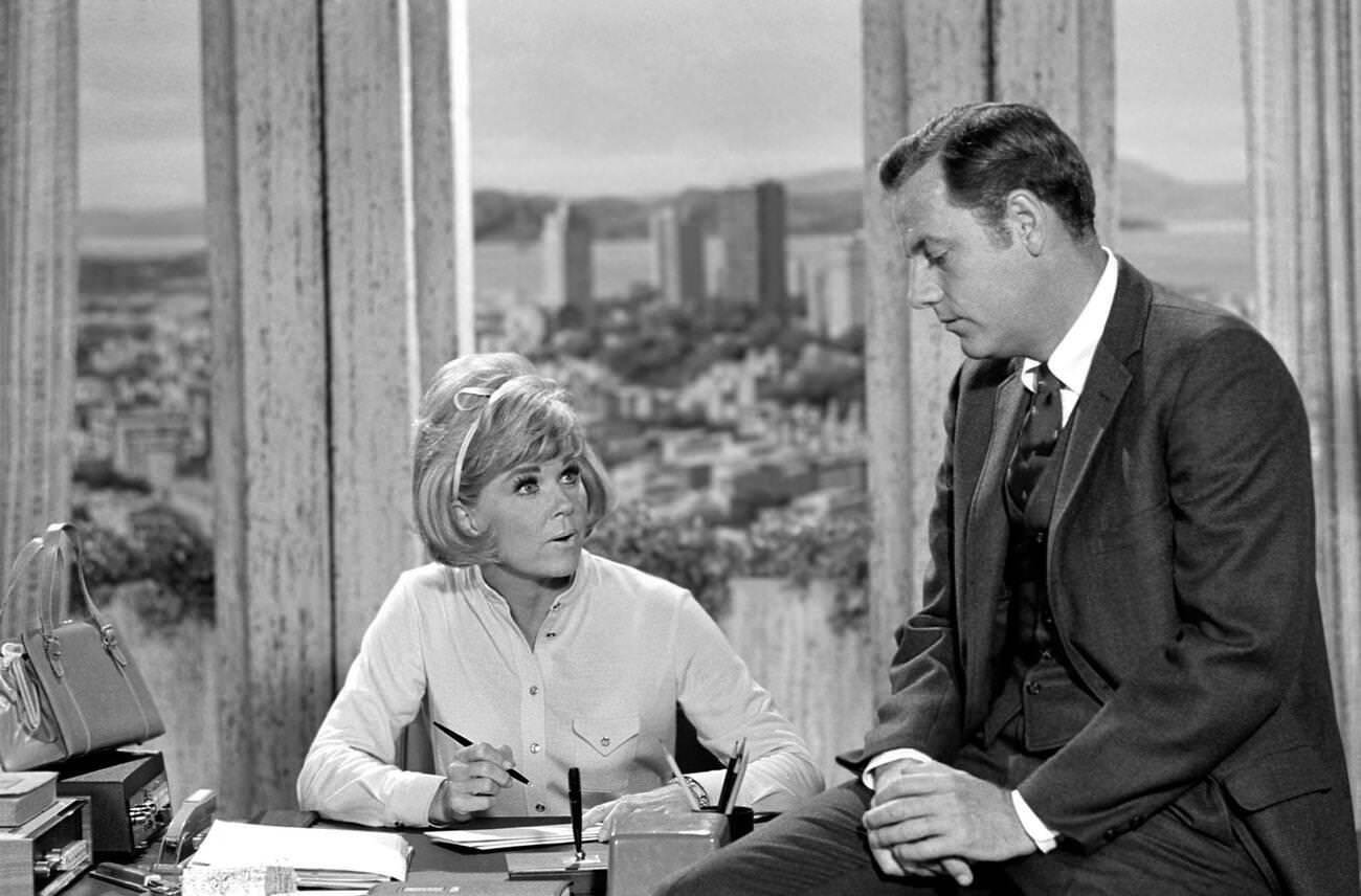 Doris Day With Maclean Stevenson In 'The Doris Day Show', Episode 'Doris Strikes Out', 1969.