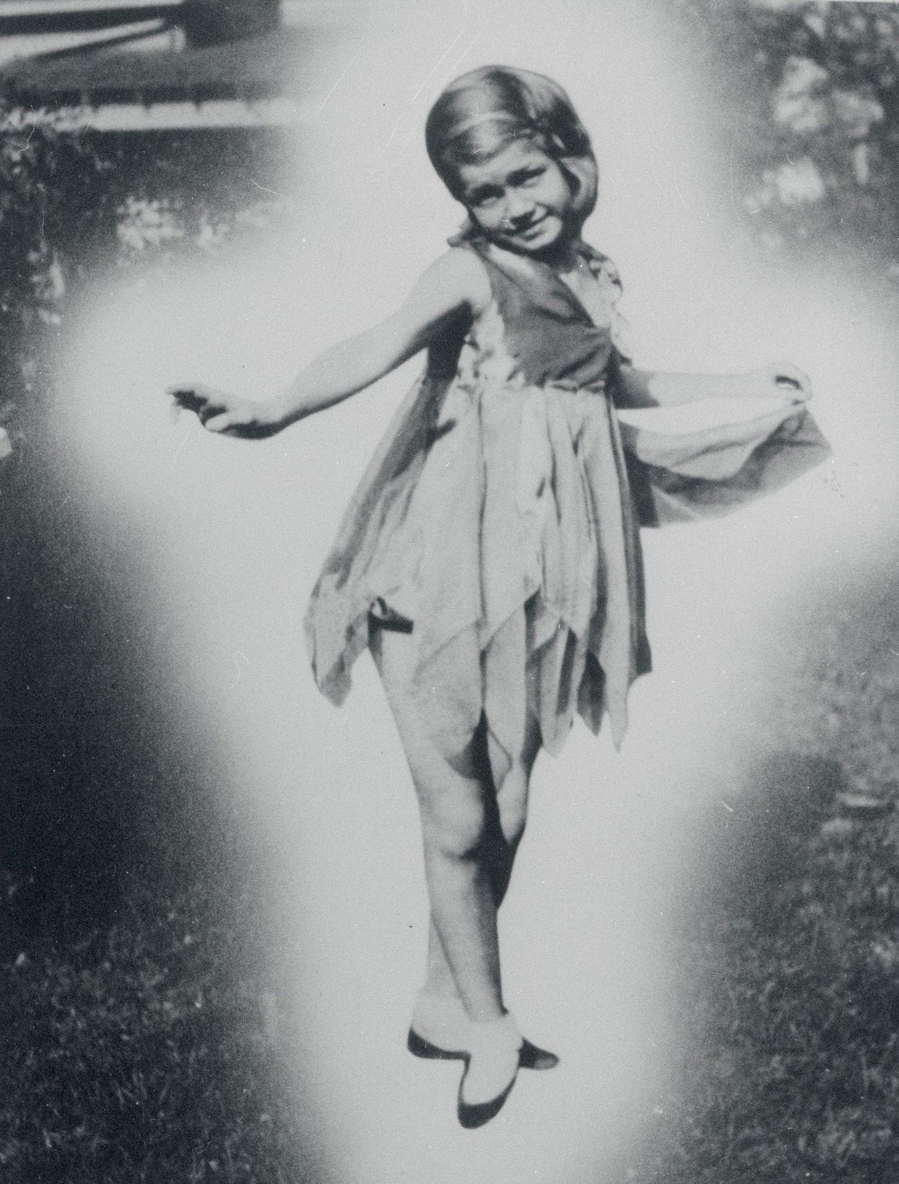 Doris Day Makes Her First Public Appearance In A Minstrel Show During Kindergarten, Performing A Recitation And Dance.