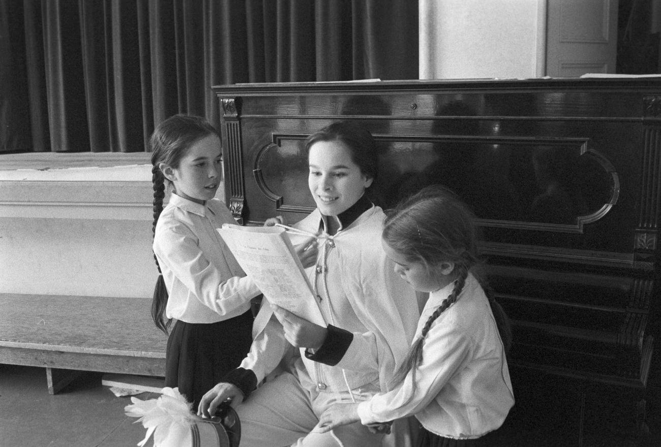 Geraldine Chaplin At 15, Rehearsing In A Military Parade Costume With Her Sisters Joséphine And Victoria, Lausanne, Switzerland, 1959.