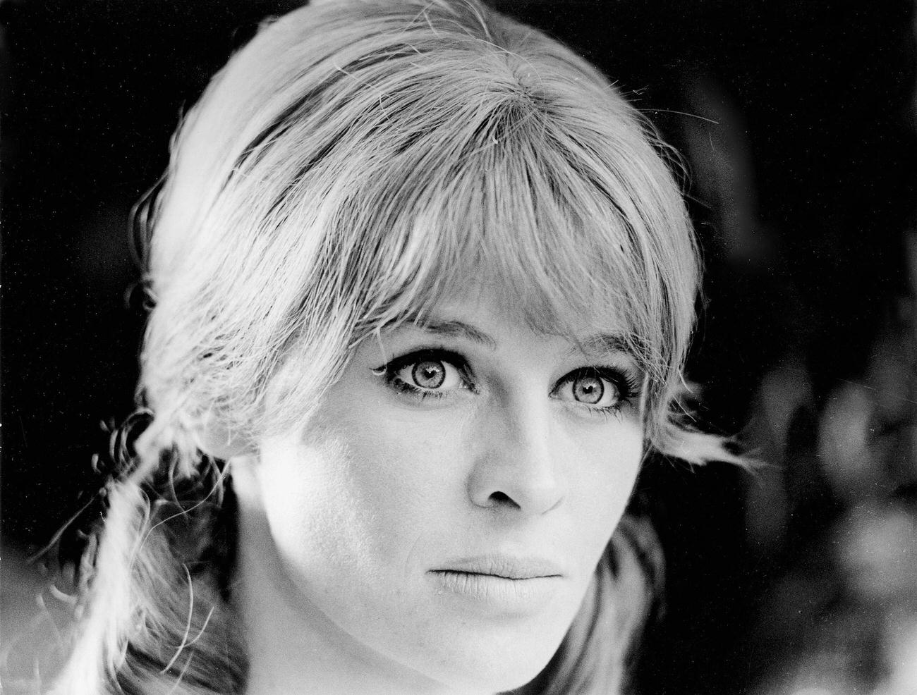 50 Stunning Photos Of Young Julie Christie That Celebrate Her Unique Blend Of Beauty Talent 