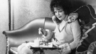 Clara Bow'S Flapper Style