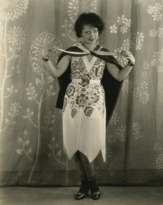 Captivating Photos Of Clara Bow In The Fleet'S In, The 1928 Silent Film Classic