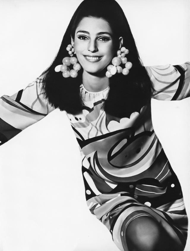Benedetta Barzini In A Silk Print Dress By Donald Brooks, Vogue, January 15, 1967.