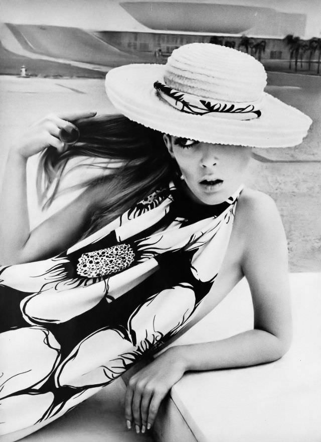 Model In A Crêpe Print Tunic By Donald Brooks, Harper'S Bazaar, January 1967.