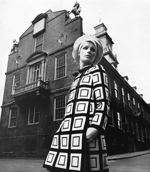 Vicki Hilbert In A Coatdress By Donald Brooks, Harper'S Bazaar, March 1968.