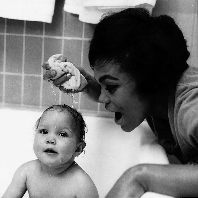 The Sweet And Loving Moments Of Eartha Kitt With Daughter Kitt Captured In 1960S Photos