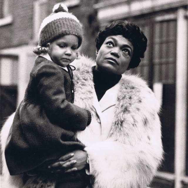 The Sweet And Loving Moments Of Eartha Kitt With Daughter Kitt Captured In 1960S Photos