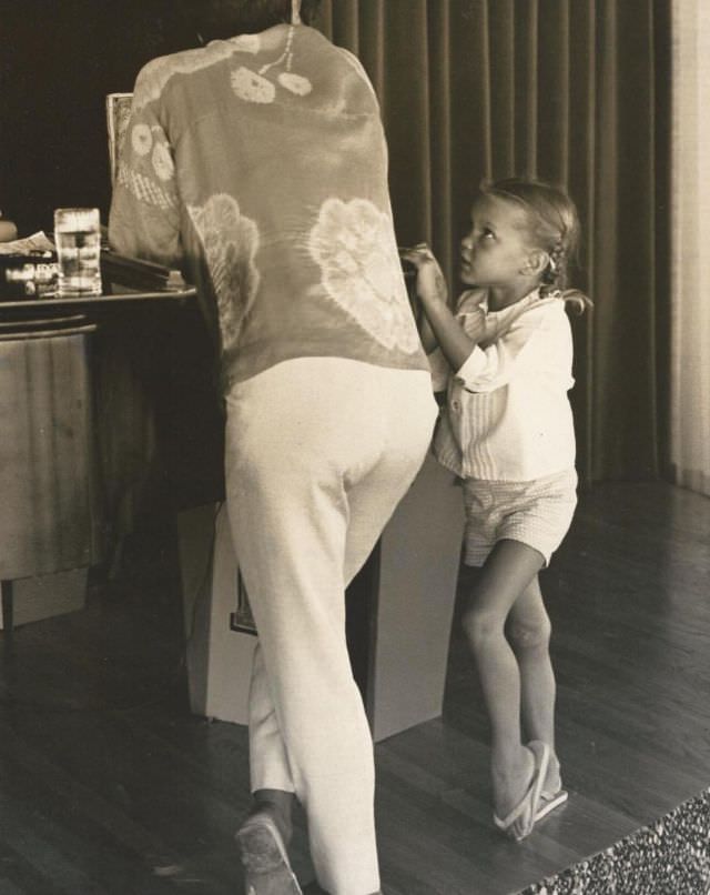 The Sweet And Loving Moments Of Eartha Kitt With Daughter Kitt Captured In 1960S Photos