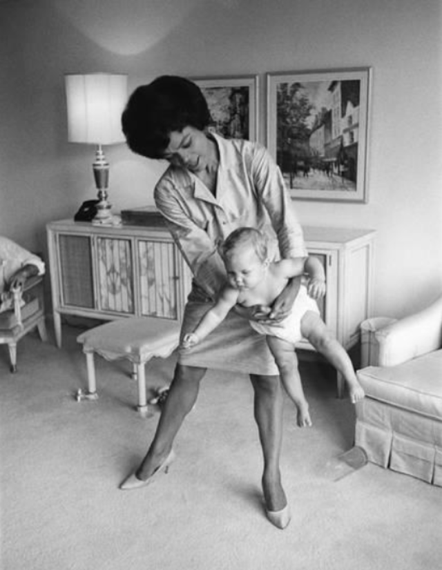 The Sweet And Loving Moments Of Eartha Kitt With Daughter Kitt Captured In 1960S Photos