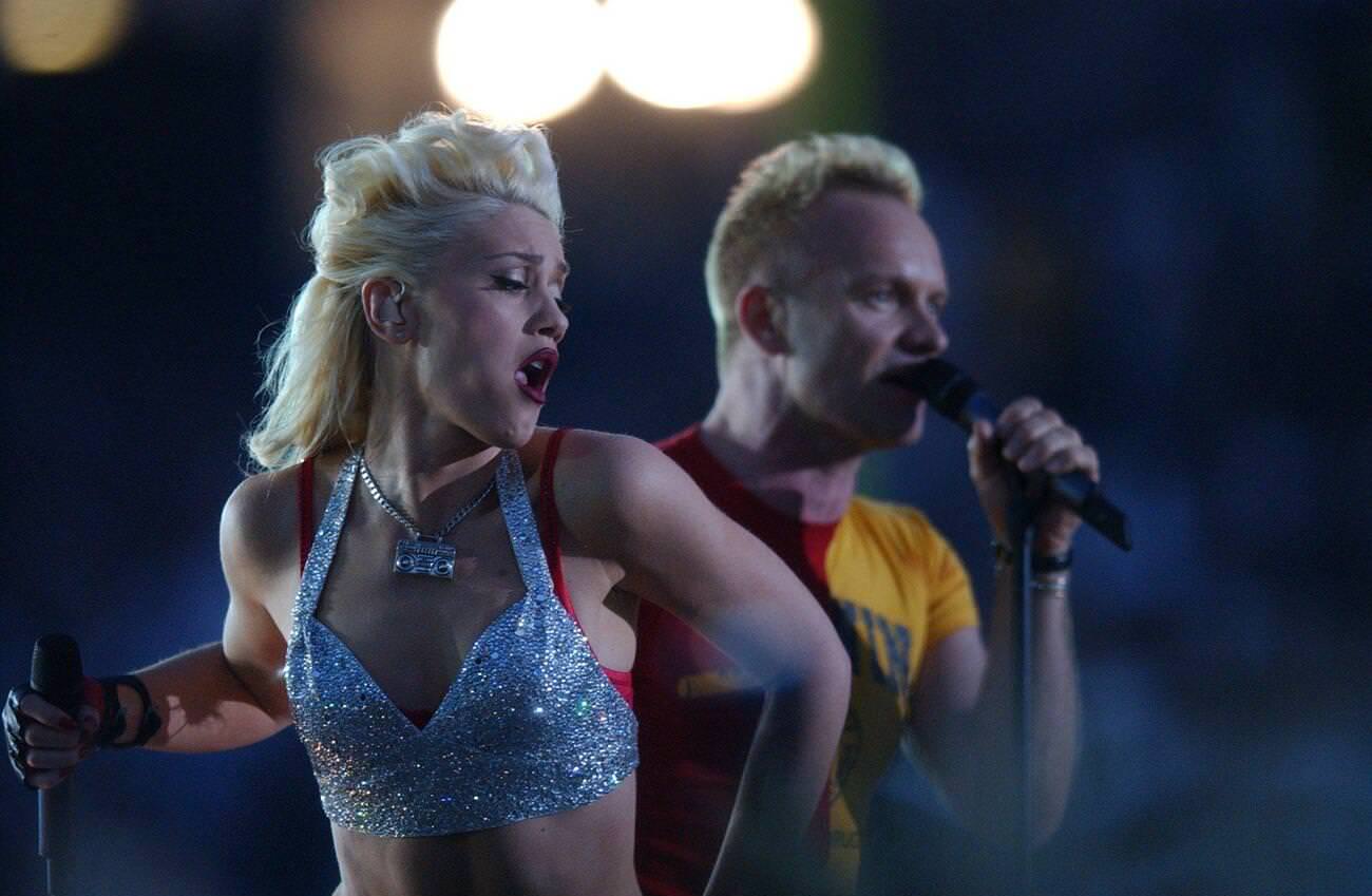 Gwen Stefani And Sting Perform At Super Bowl Xxxvii Halftime Show, Qualcomm Stadium, San Diego, January 26, 2003.