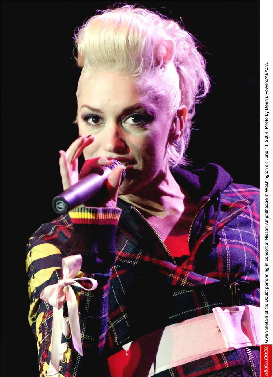 Gwen Stefani Performing At Nissan Amphitheatre, Washington, June 11, 2004.