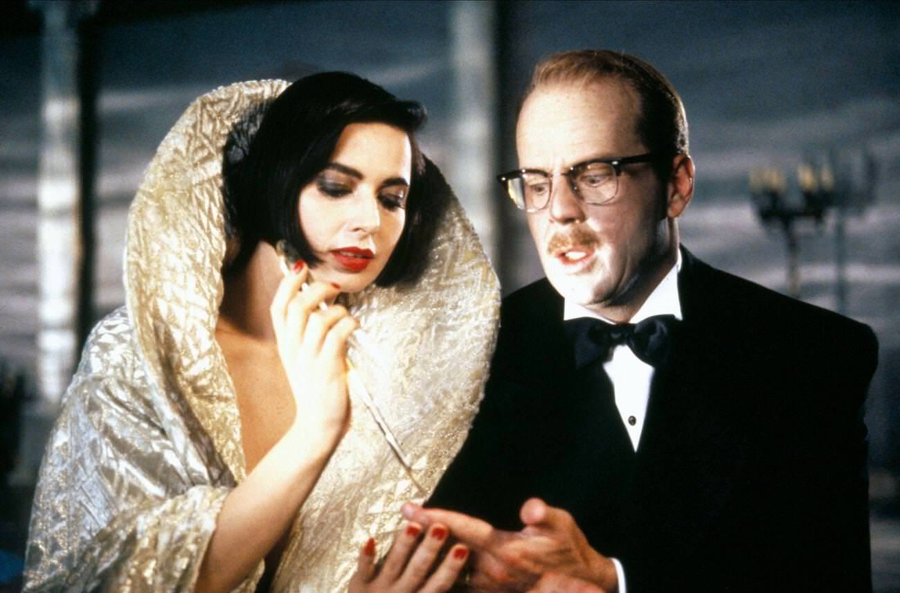 Isabella Rossellini And Bruce Willis In &Amp;Quot;Death Becomes Her,&Amp;Quot; 1992.