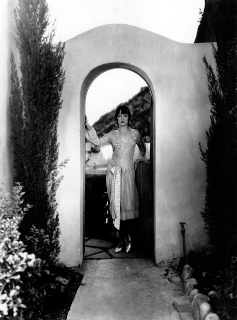 The Serene Moments Of Louise Brooks In Her 1925 Home Garden Captured In Photos