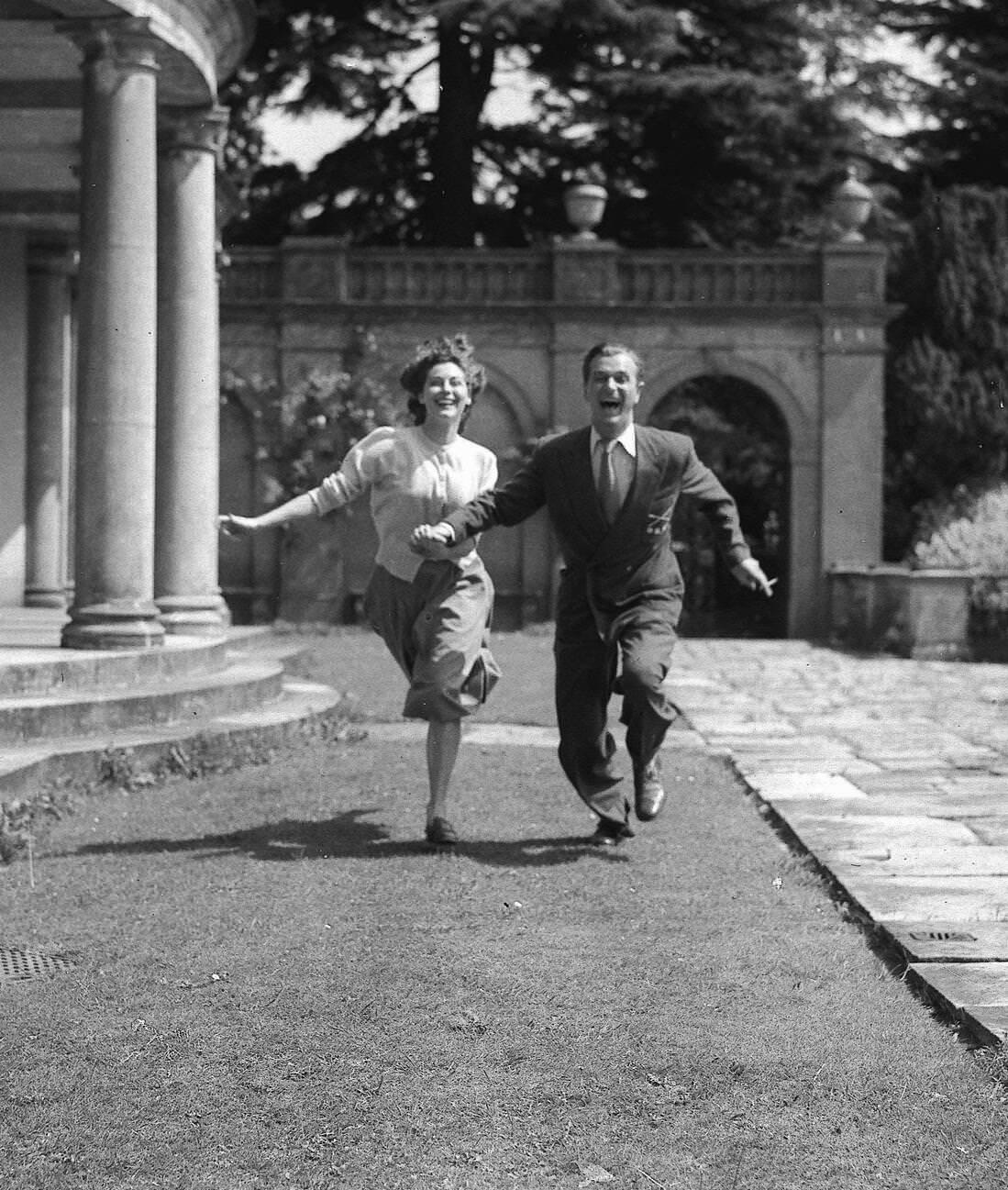 Ava Gardner And Nigel Patrick At Pinewood Studios For &Amp;Quot;Pandora And The Flying Dutchman,&Amp;Quot; 1950.