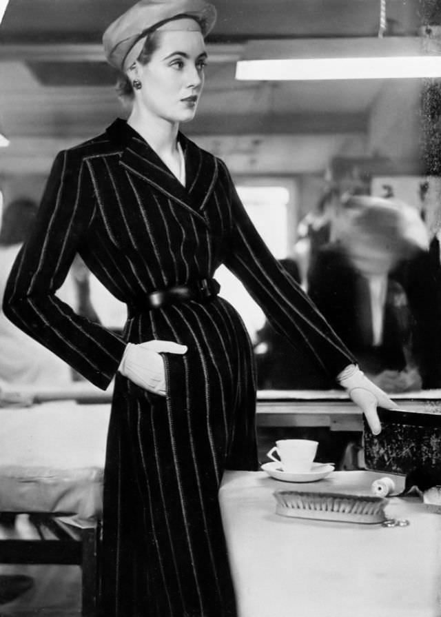 Pat O'Reilly In A Gray Tweed Coat By Digby Morton, Harper'S Bazaar Uk, March 1951.