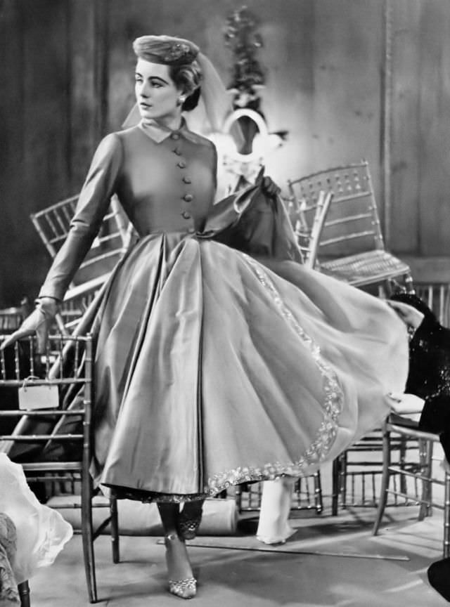 Pat O'Reilly In A Mushroom-Pink Taffeta Coat By Hardy Amies, Harper'S Bazaar Uk, March 1951.