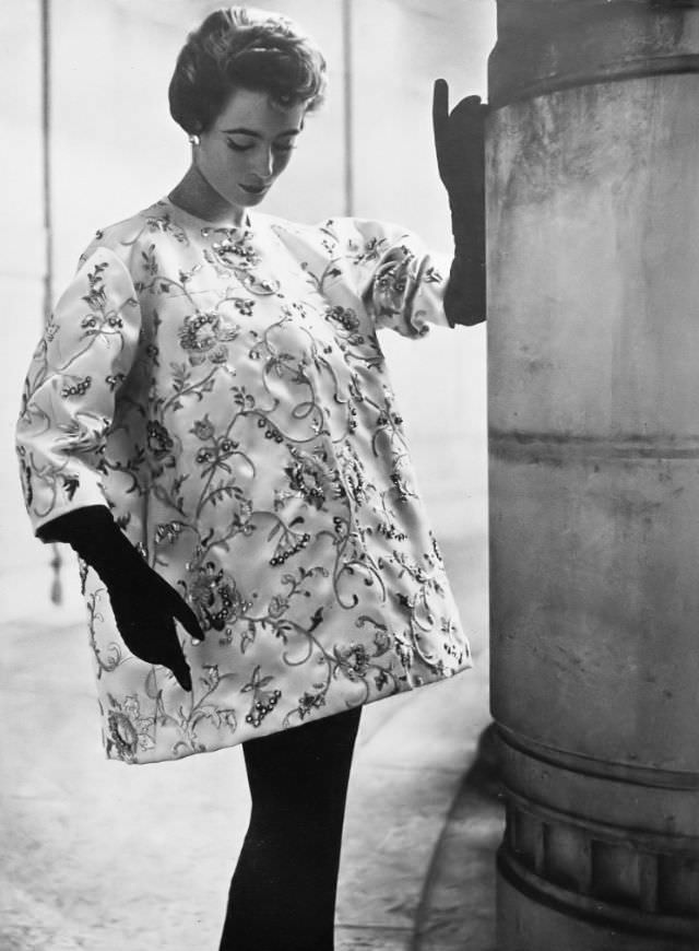 Pat O'Reilly In A White Satin And Black Dress By Balenciaga, Harper'S Bazaar Uk, October 1953.