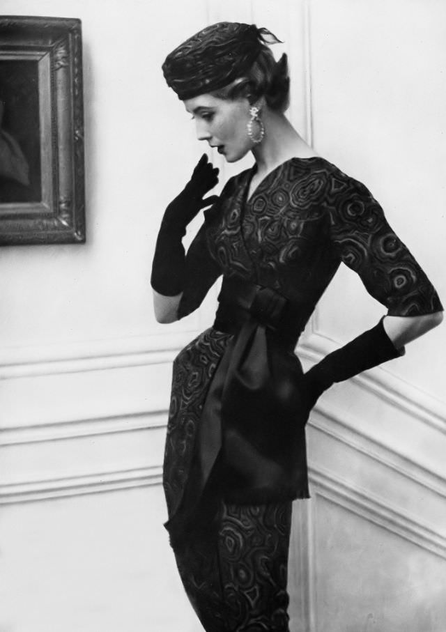 Pat O'Reilly In A Tortoiseshell Chiffon Dress By Jacques Fath, September 1953.