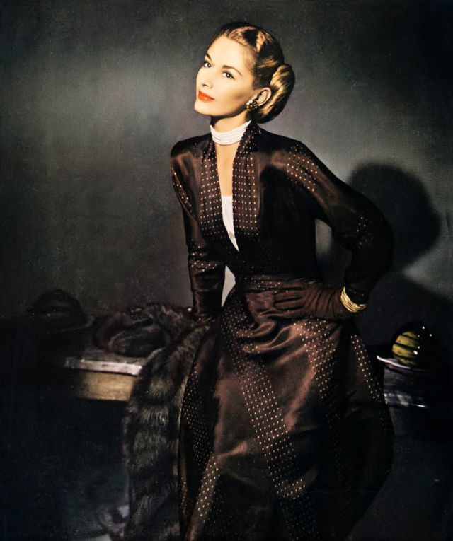 Lisa Fonssagrives In Afternoon Gown By Pauline Trigere, October 15, 1947.