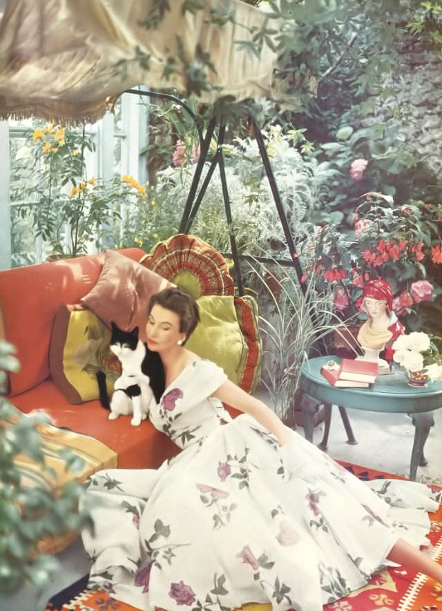 Barbara Goalen In Neil Roger'S White Organdie Rose Dress, Harper'S Bazaar Uk, September 1950.