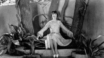 Louise Brooks In Her Home Garden 1925