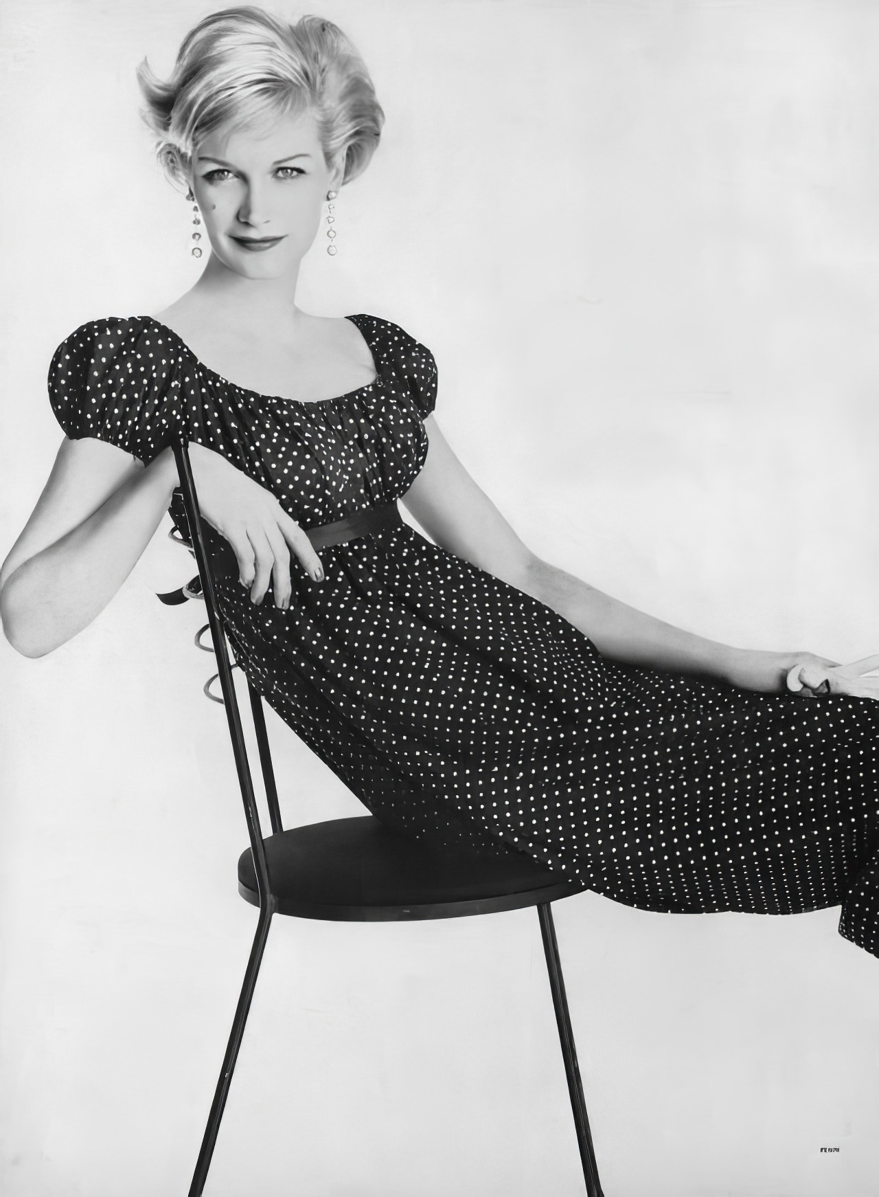 Sunny Harnett In A Récamier Dress By Anne Fogarty, Vogue, June 1958.