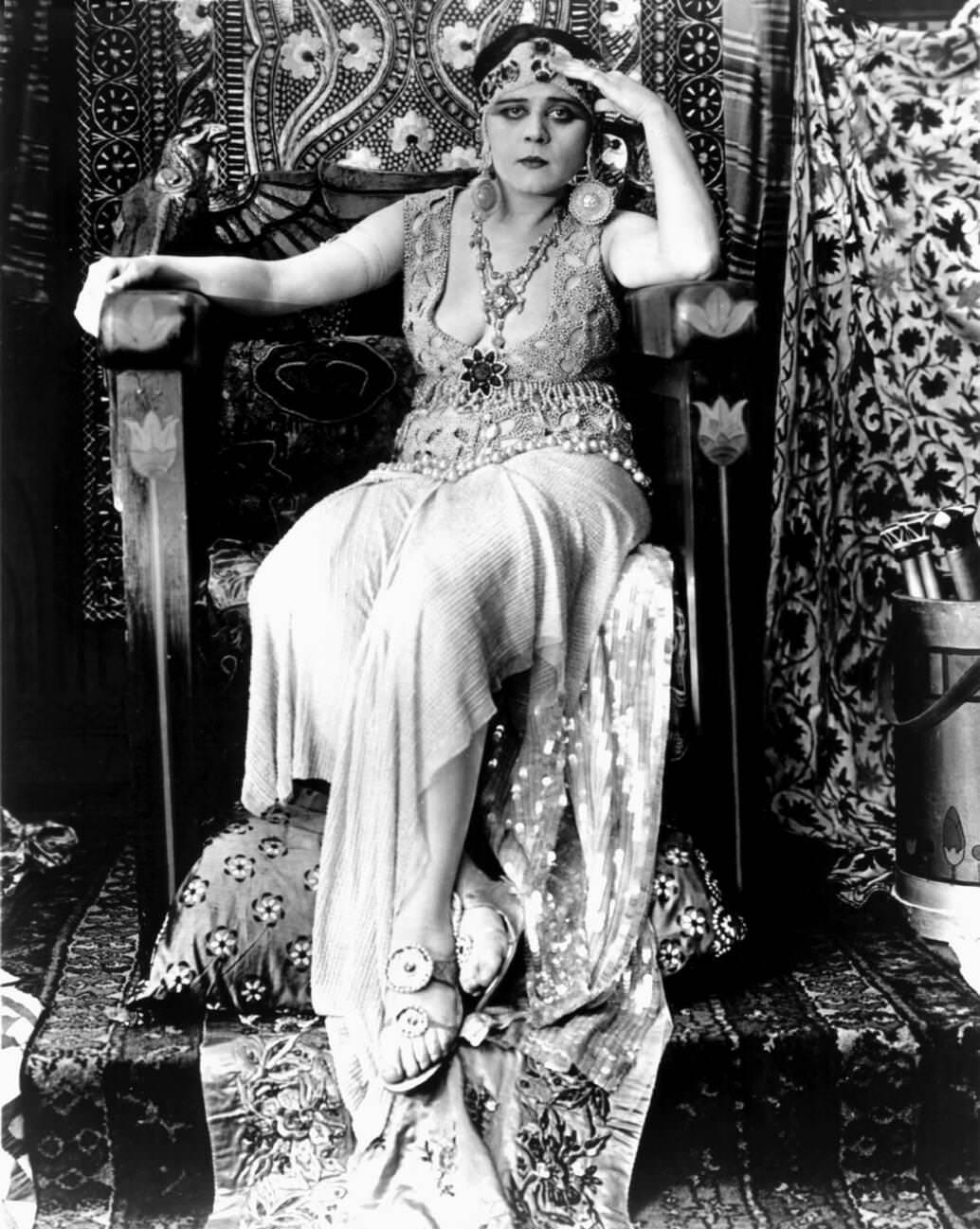 Theda Bara On The Set Of Cleopatra, 1917