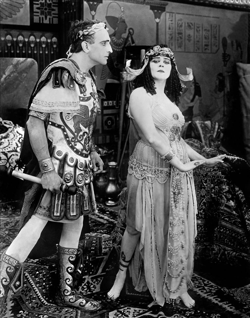 Fritz Leiber And Theda Bara In Cleopatra, 1917.
