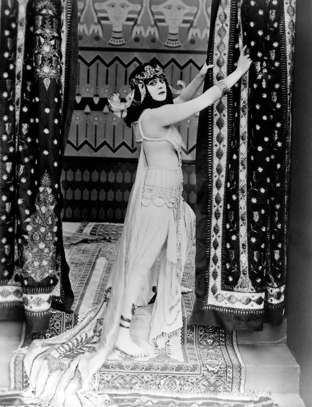 The 1917 Cleopatra Movie: A Silent Masterpiece Explored Through ...