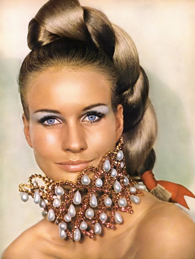 Françoise Rubartelli'S Hairstyle By Kenneth And Necklace By Jack Gilbert, 1965.