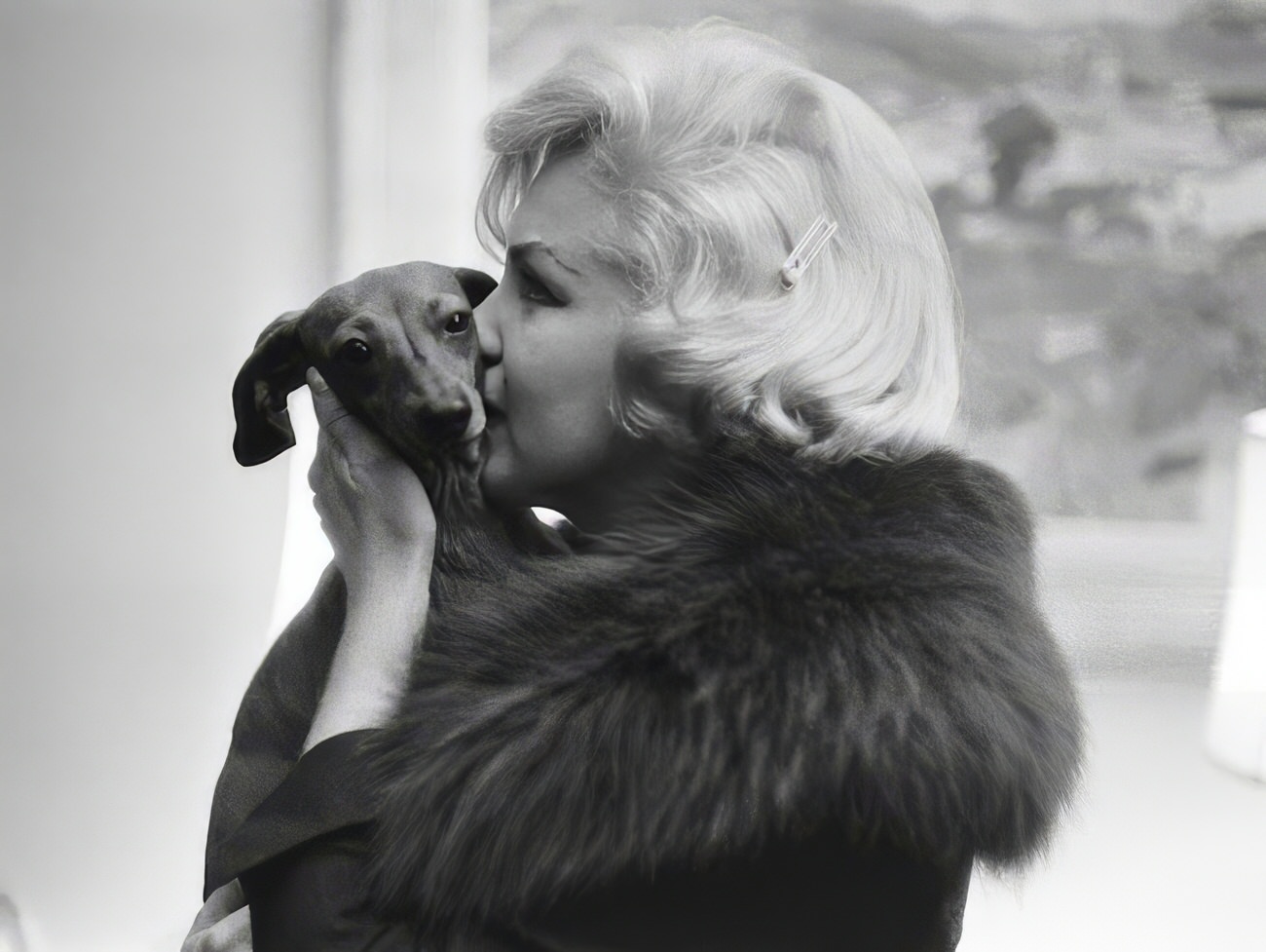 Heartwarming Vintage Photos Of Marilyn Monroe Posing With Her Dogs