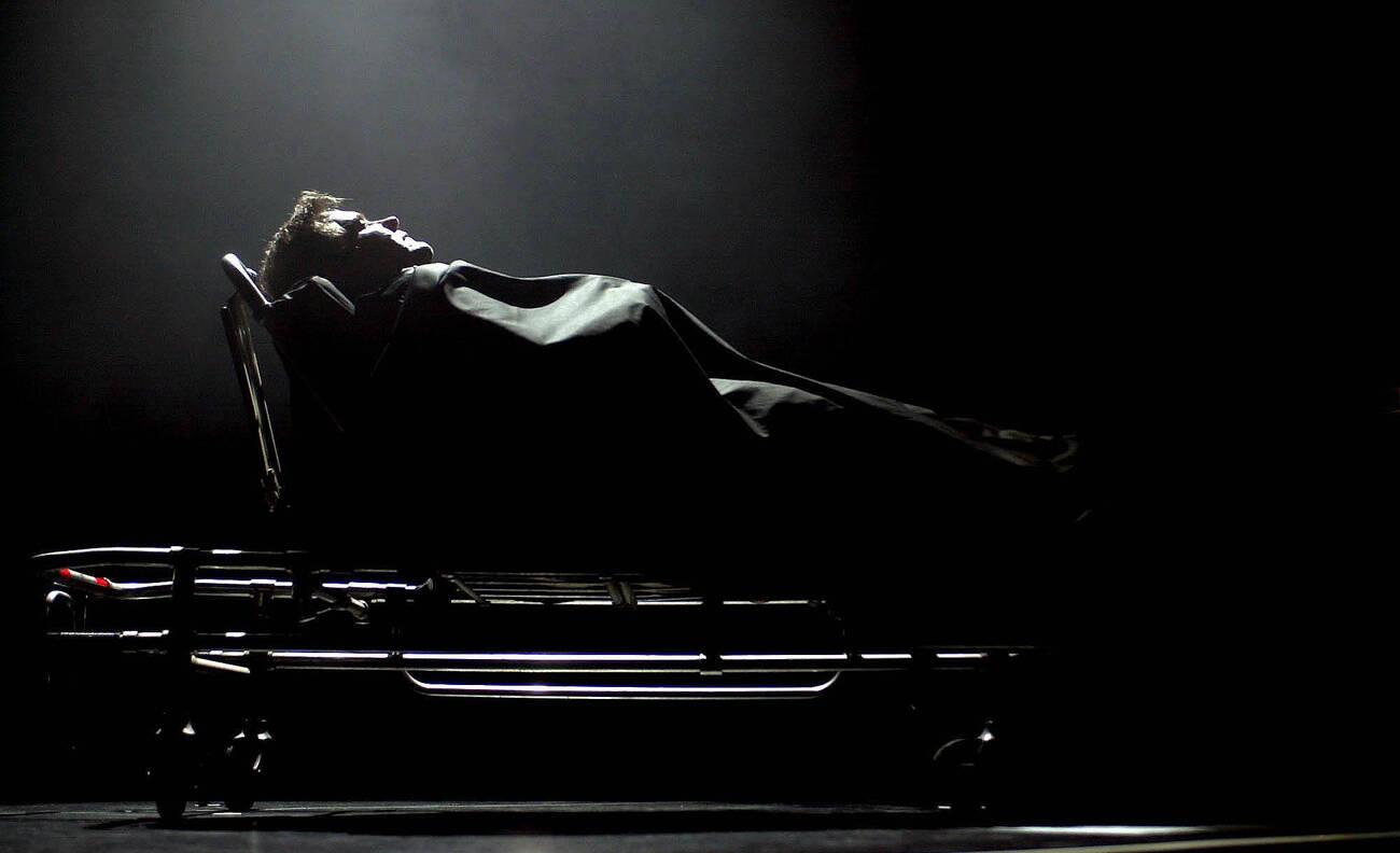 Meat Loaf Brought On Stage On A Stretcher During His Concert In Dublin, After Collapsing On Stage In London Due To Heart Problems.