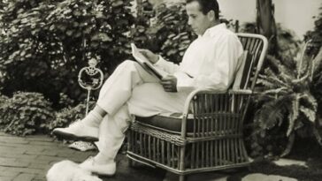 Humphrey Bogart At The Garden Of Allah 1937