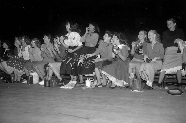 Elvis Mania: The 1950S Teenage Fan Girls Who Lost Their Minds