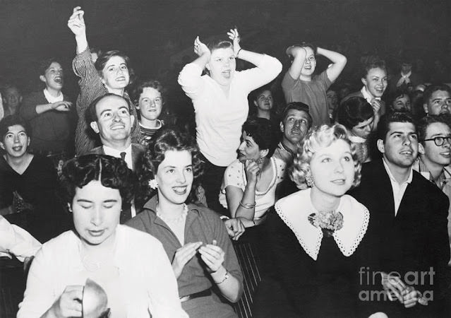 Elvis Mania: The 1950S Teenage Fan Girls Who Lost Their Minds