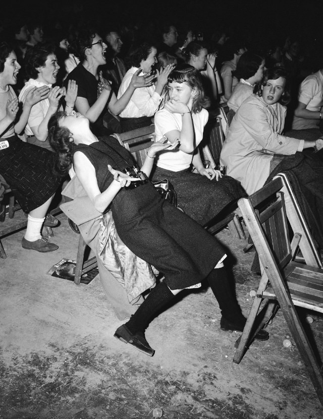 Elvis Mania: The 1950S Teenage Fan Girls Who Lost Their Minds