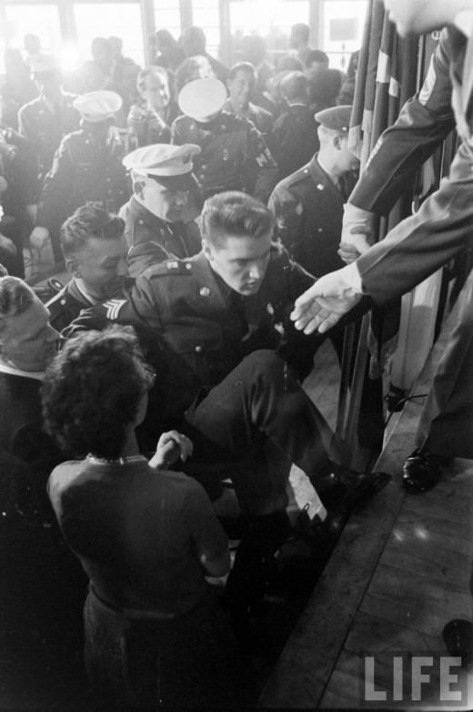 The King Is Back! Elvis Returns From The Army In Photos, March 1960
