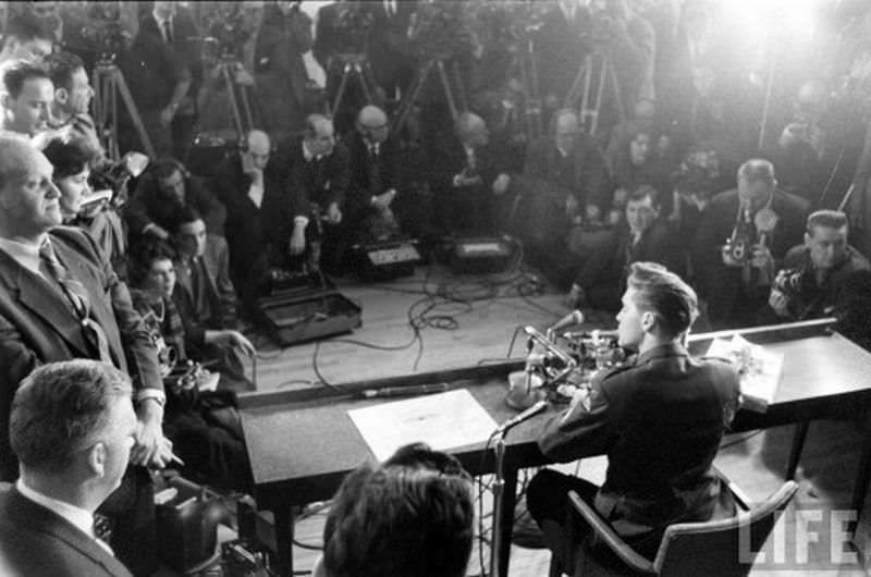 The King Is Back! Elvis Returns From The Army In Photos, March 1960