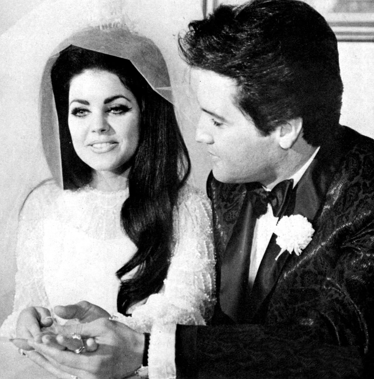 The Love Story Of Elvis And Priscilla Presley And Their Wedding Day In Fascinating Photos