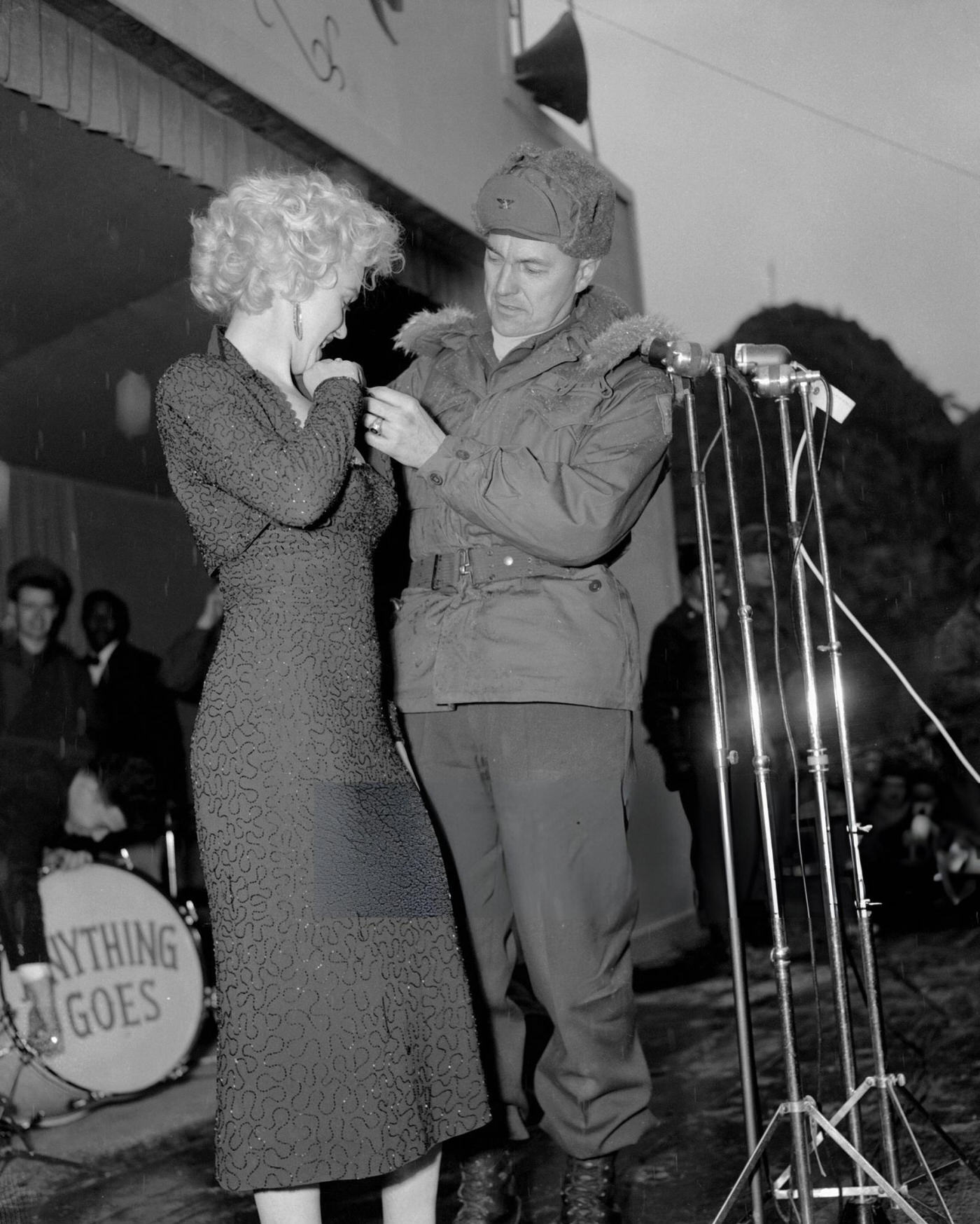 Monroe Show At The 40Th Division, 1954.