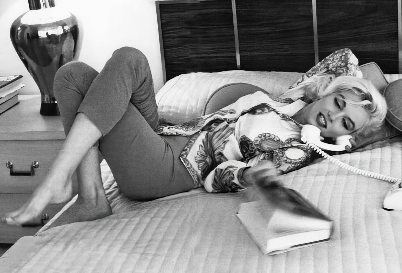 Marilyn Monroe: The Hollywood Icon'S Love Affair With Books
