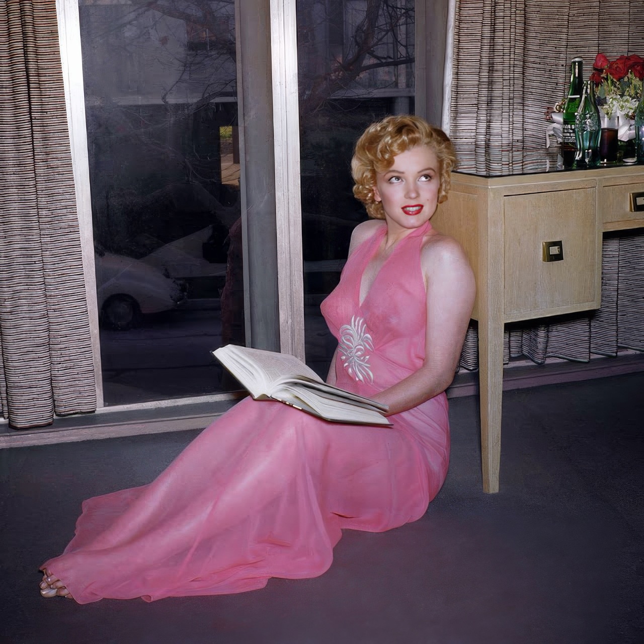 Marilyn Monroe: The Hollywood Icon'S Love Affair With Books