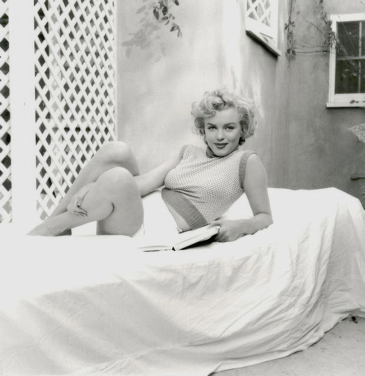 Marilyn Monroe: The Hollywood Icon'S Love Affair With Books