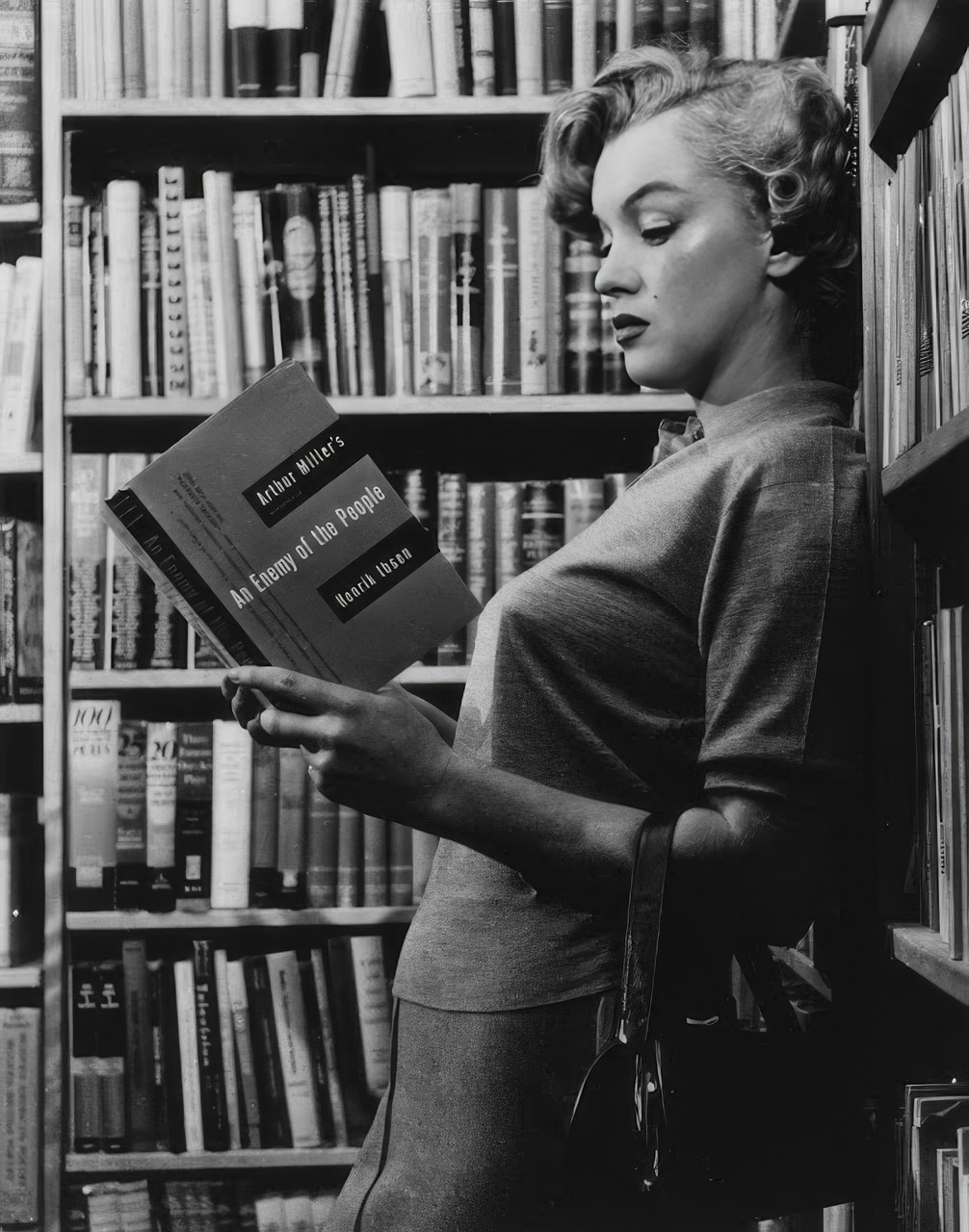 Marilyn Monroe: The Hollywood Icon'S Love Affair With Books