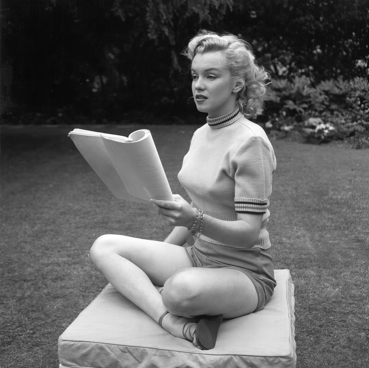 Marilyn Monroe: The Hollywood Icon'S Love Affair With Books